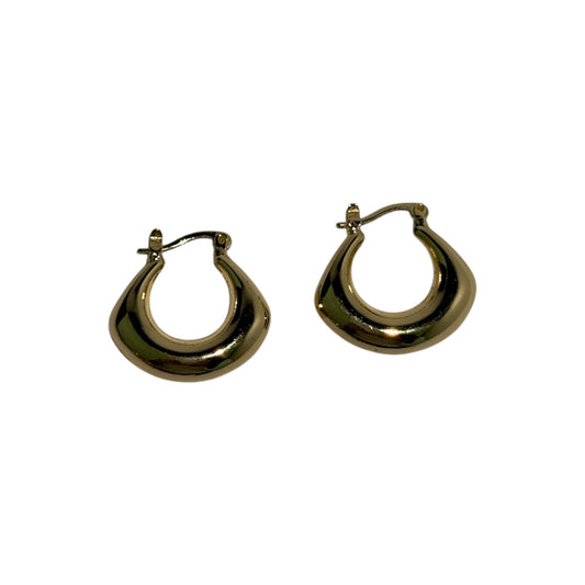 Basic gold hoops